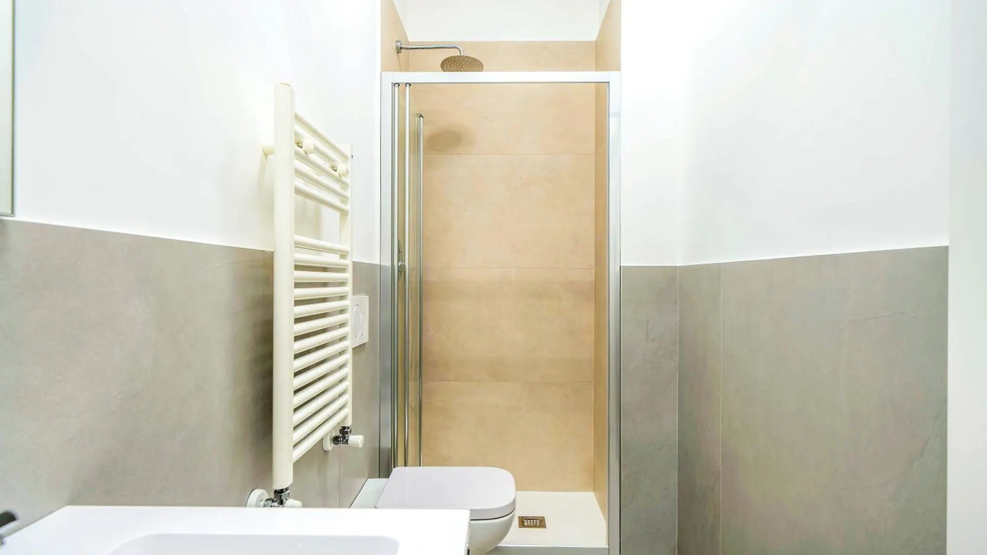 Modern & Bright Apartment Near Porta Garibaldi ميلان 0*,  إيطاليا