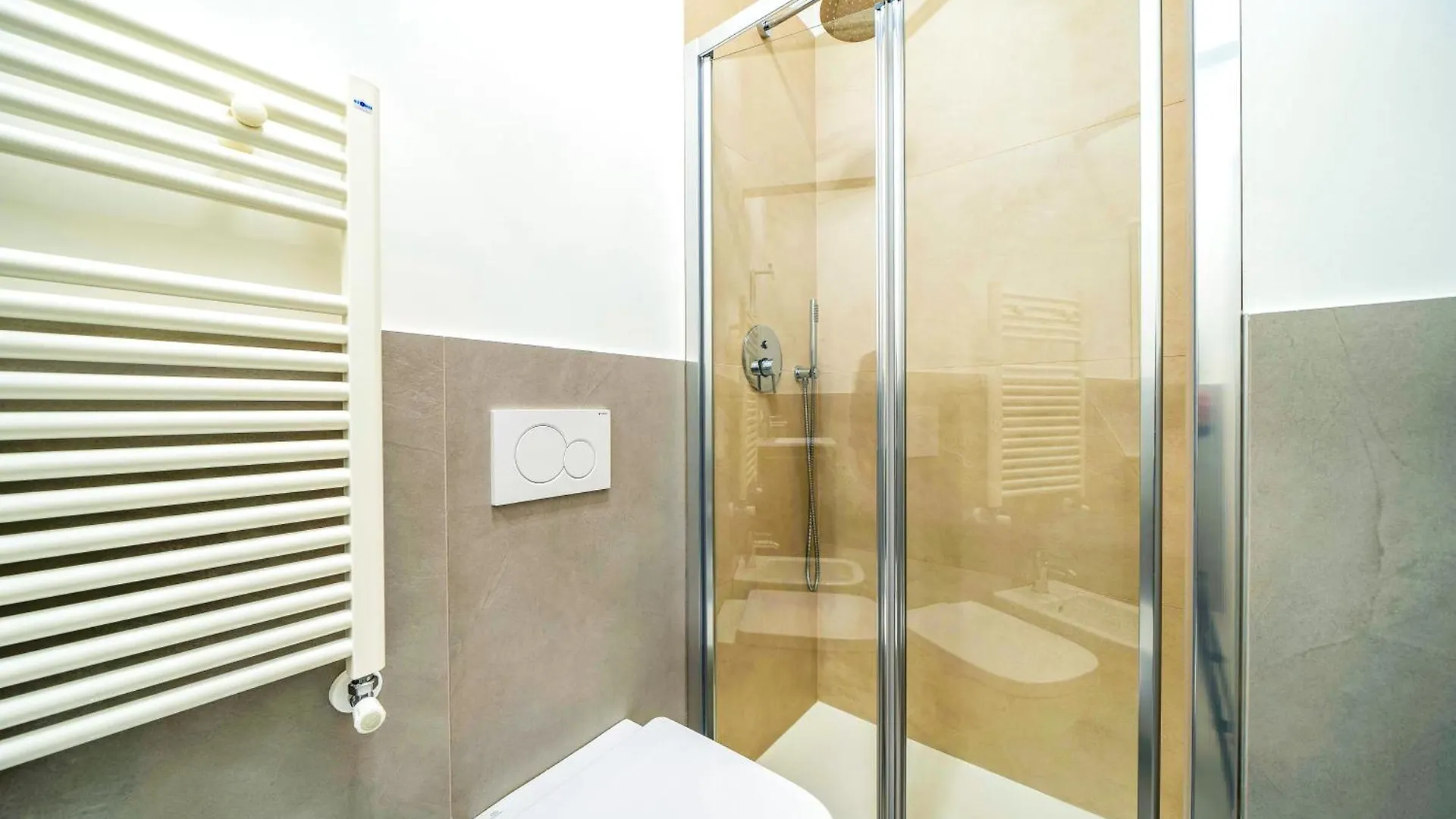Modern & Bright Apartment Near Porta Garibaldi Milan Italy