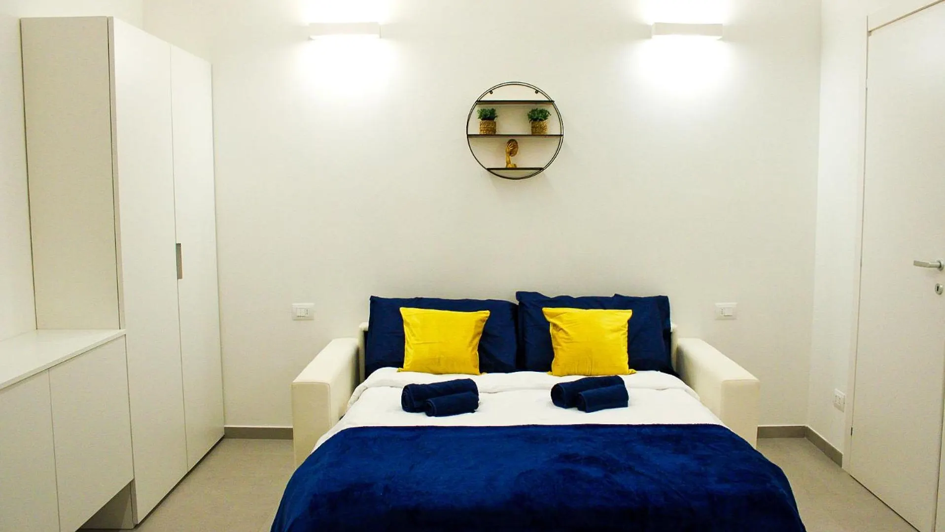 Modern & Bright Apartment Near Porta Garibaldi Milan Italy